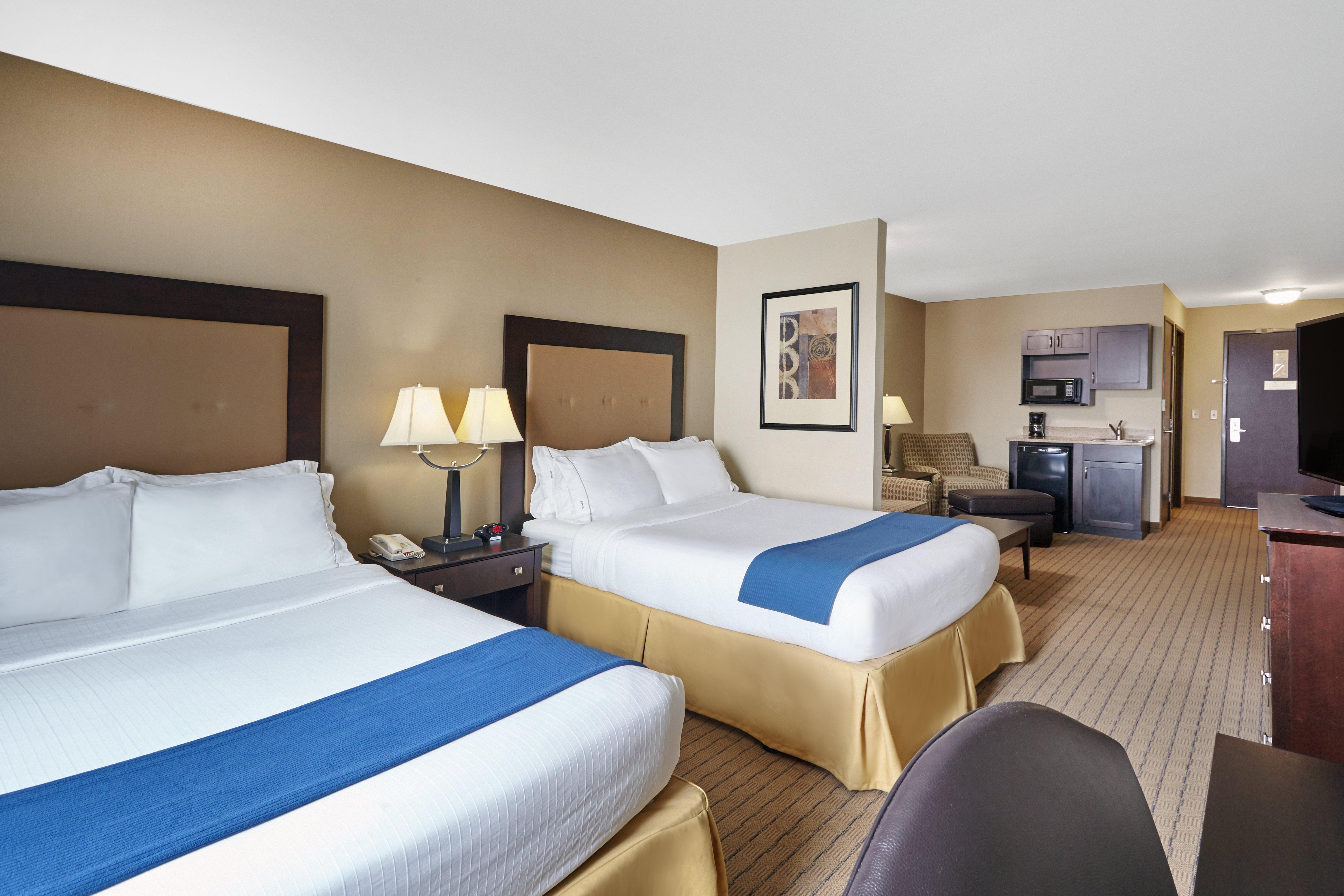 Holiday Inn Express & Suites Madison-Verona By Ihg Extérieur photo