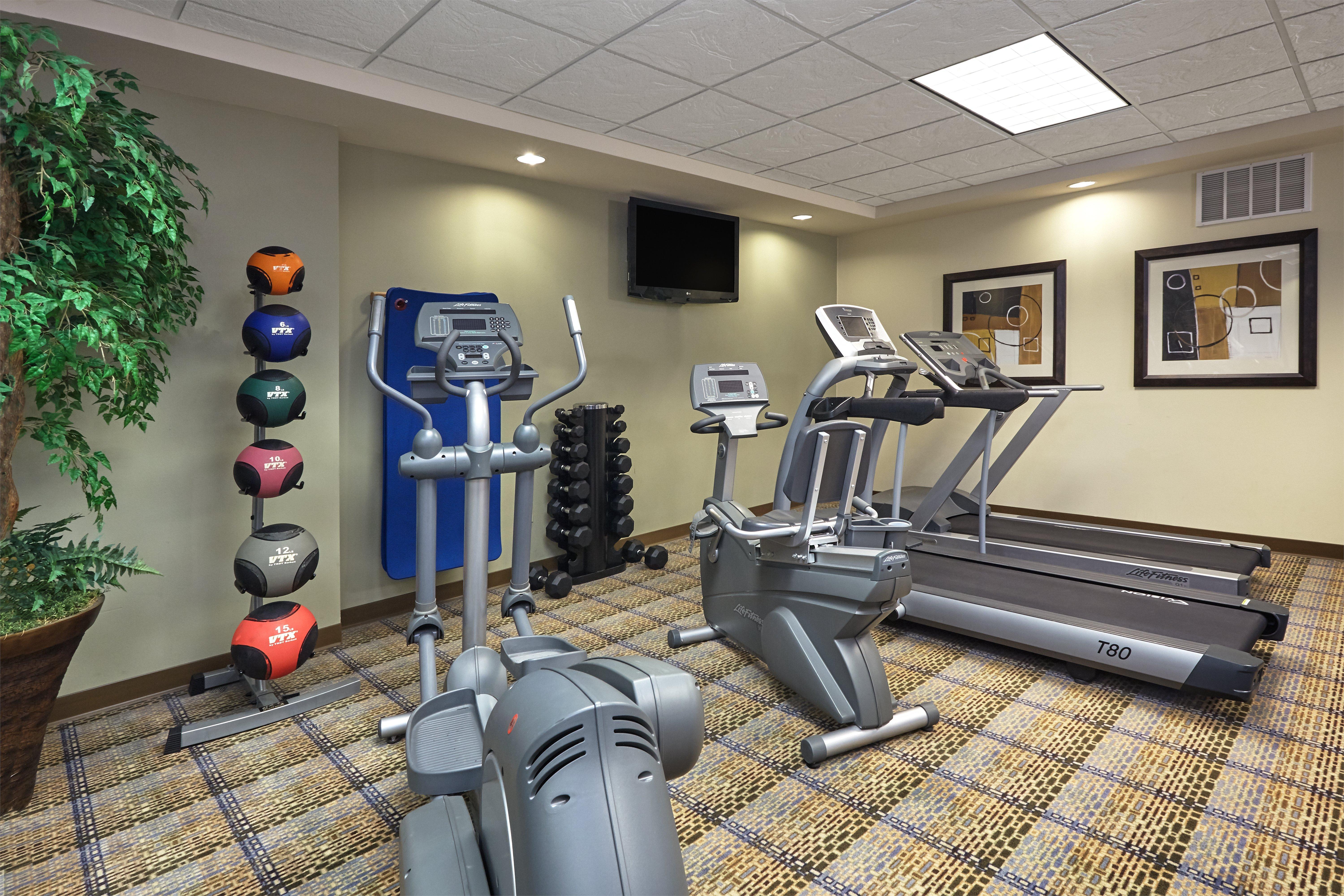 Holiday Inn Express & Suites Madison-Verona By Ihg Extérieur photo