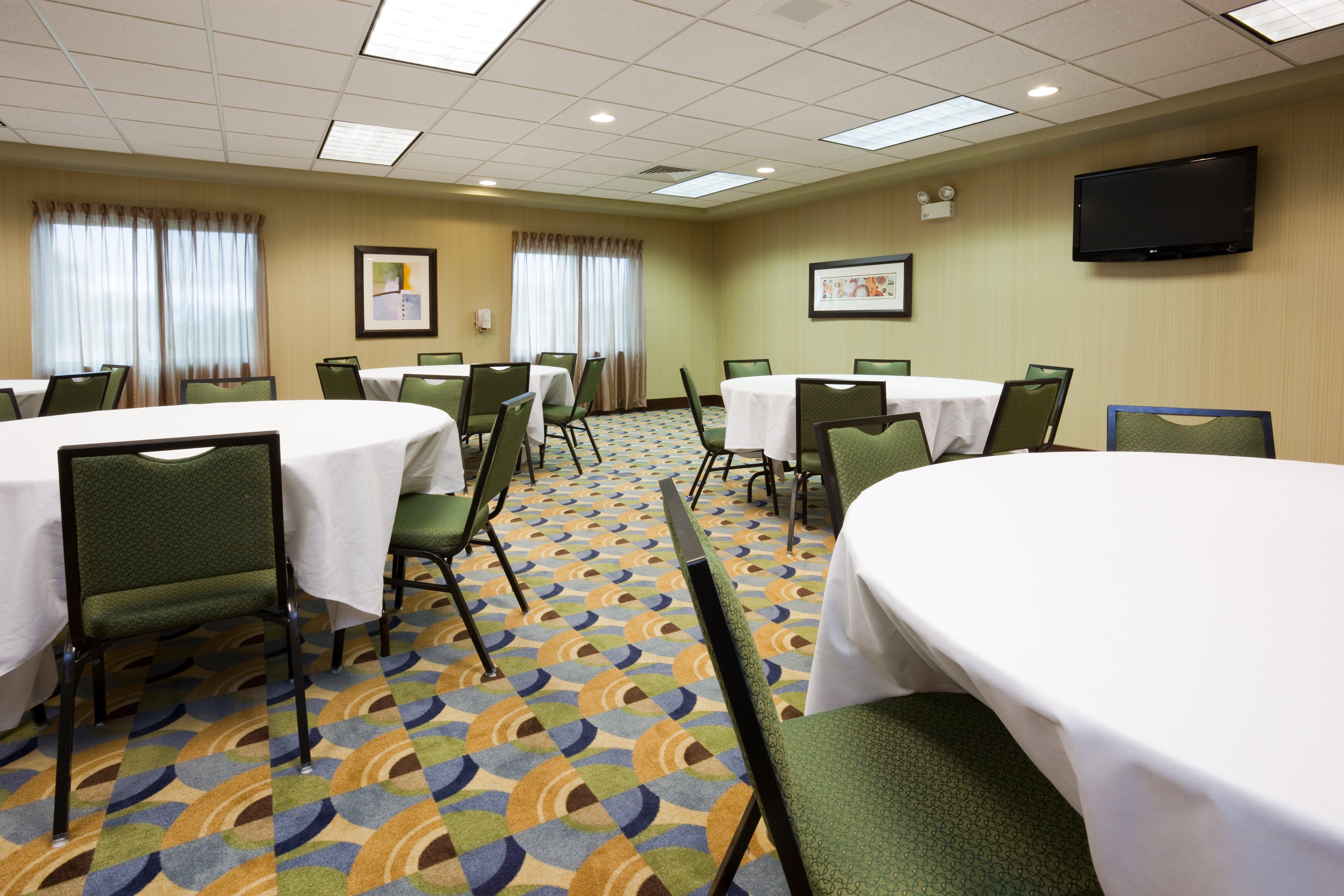 Holiday Inn Express & Suites Madison-Verona By Ihg Extérieur photo