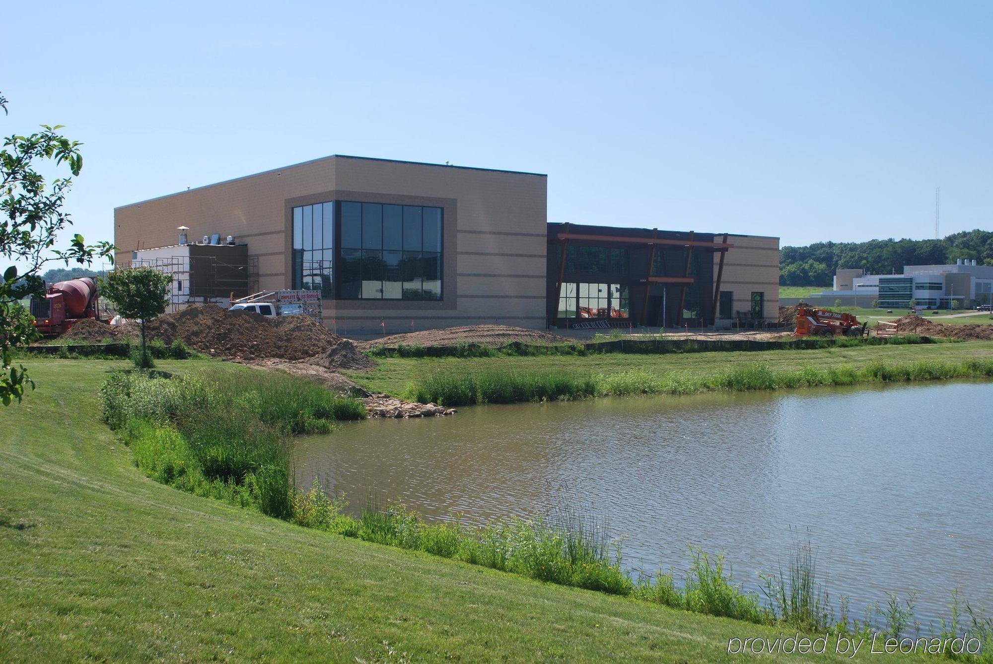 Holiday Inn Express & Suites Madison-Verona By Ihg Extérieur photo