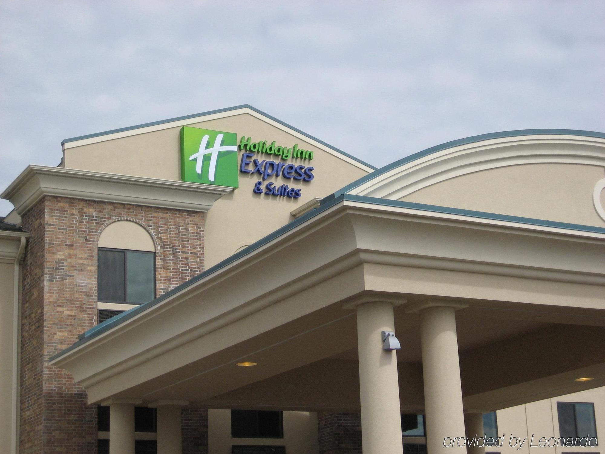 Holiday Inn Express & Suites Madison-Verona By Ihg Extérieur photo