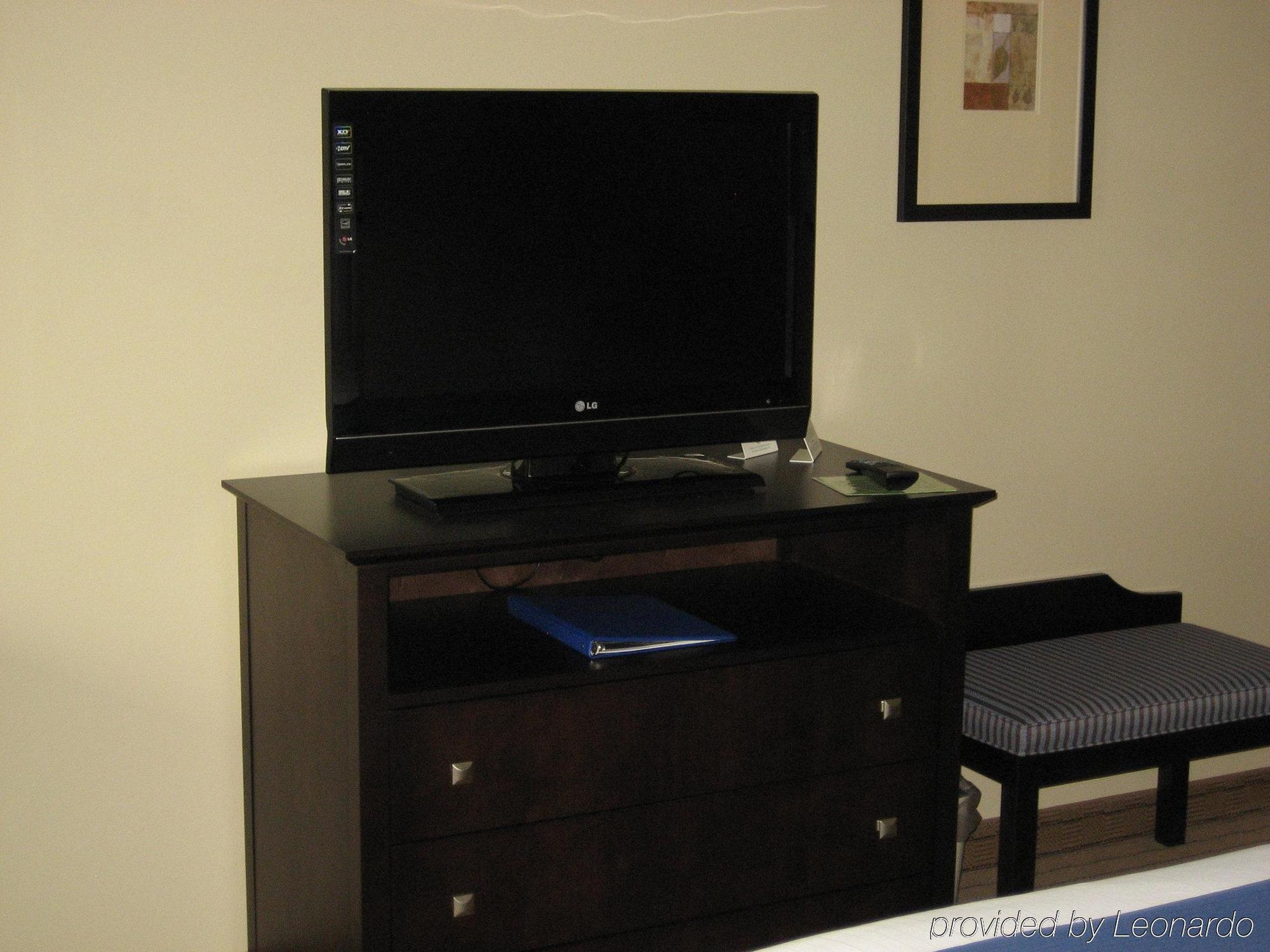 Holiday Inn Express & Suites Madison-Verona By Ihg Extérieur photo