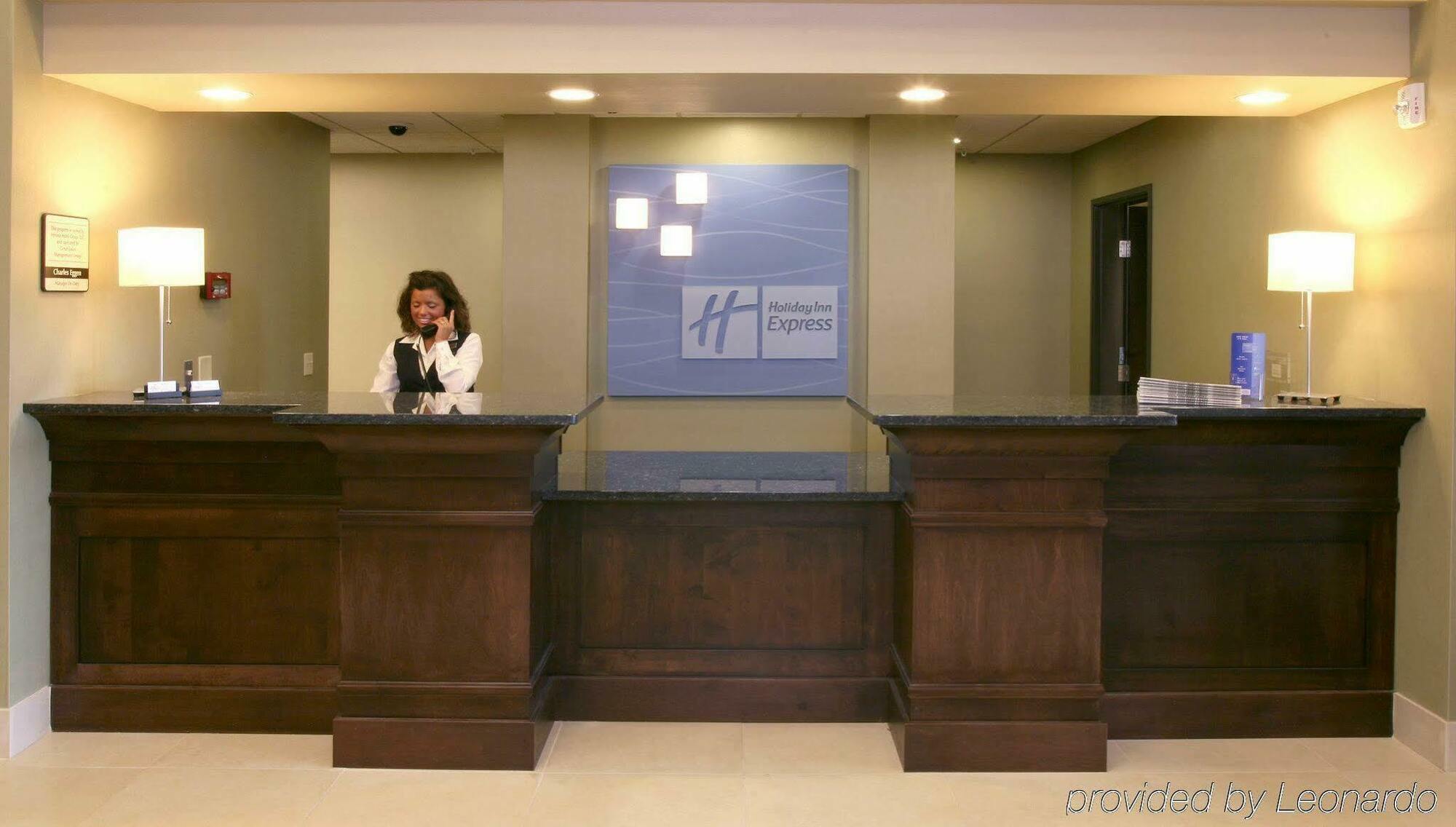 Holiday Inn Express & Suites Madison-Verona By Ihg Extérieur photo